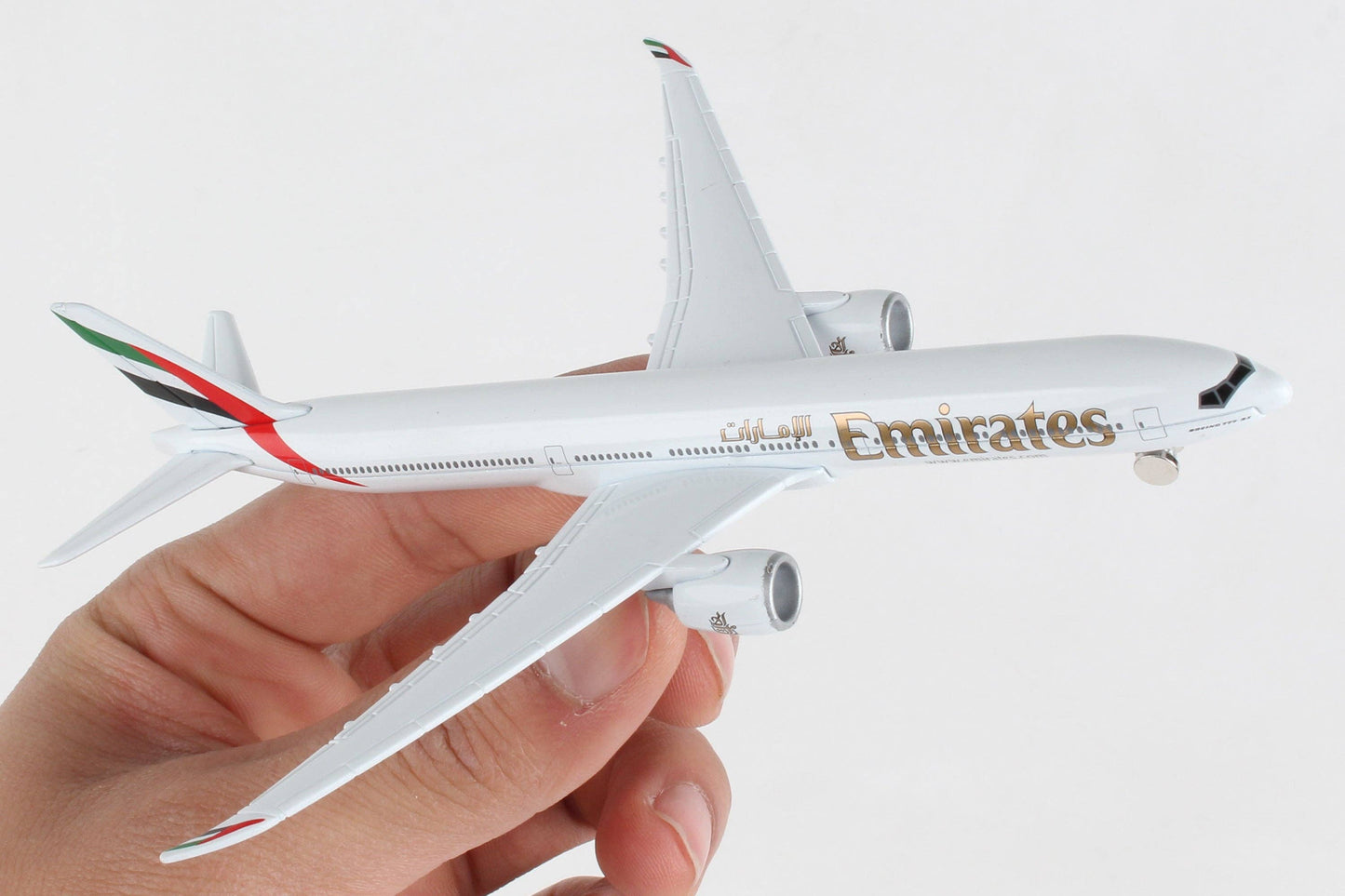 RT9905 Emirates 777x Single Plane by Daron Toys