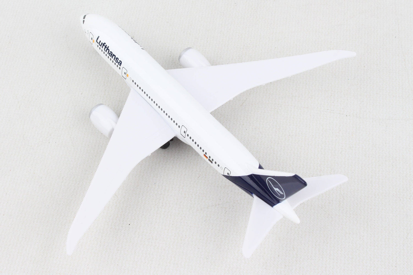 RT4136 Lufthansa 787 Single Plane by Daron Toys