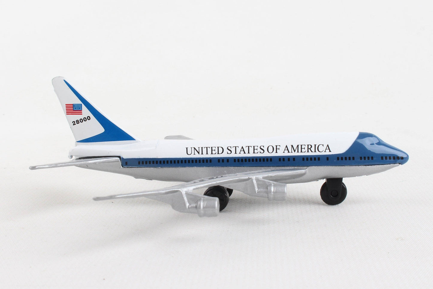 RW015 Runway24 Air Force One VC25/747 by Daron Toys