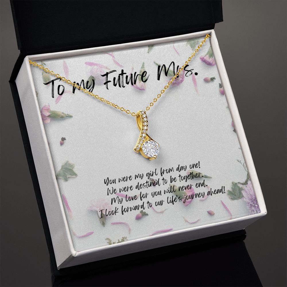 Future Mrs., Alluring Beauty Necklace