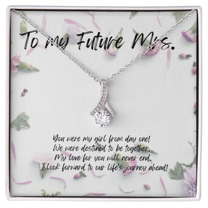 Future Mrs., Alluring Beauty Necklace